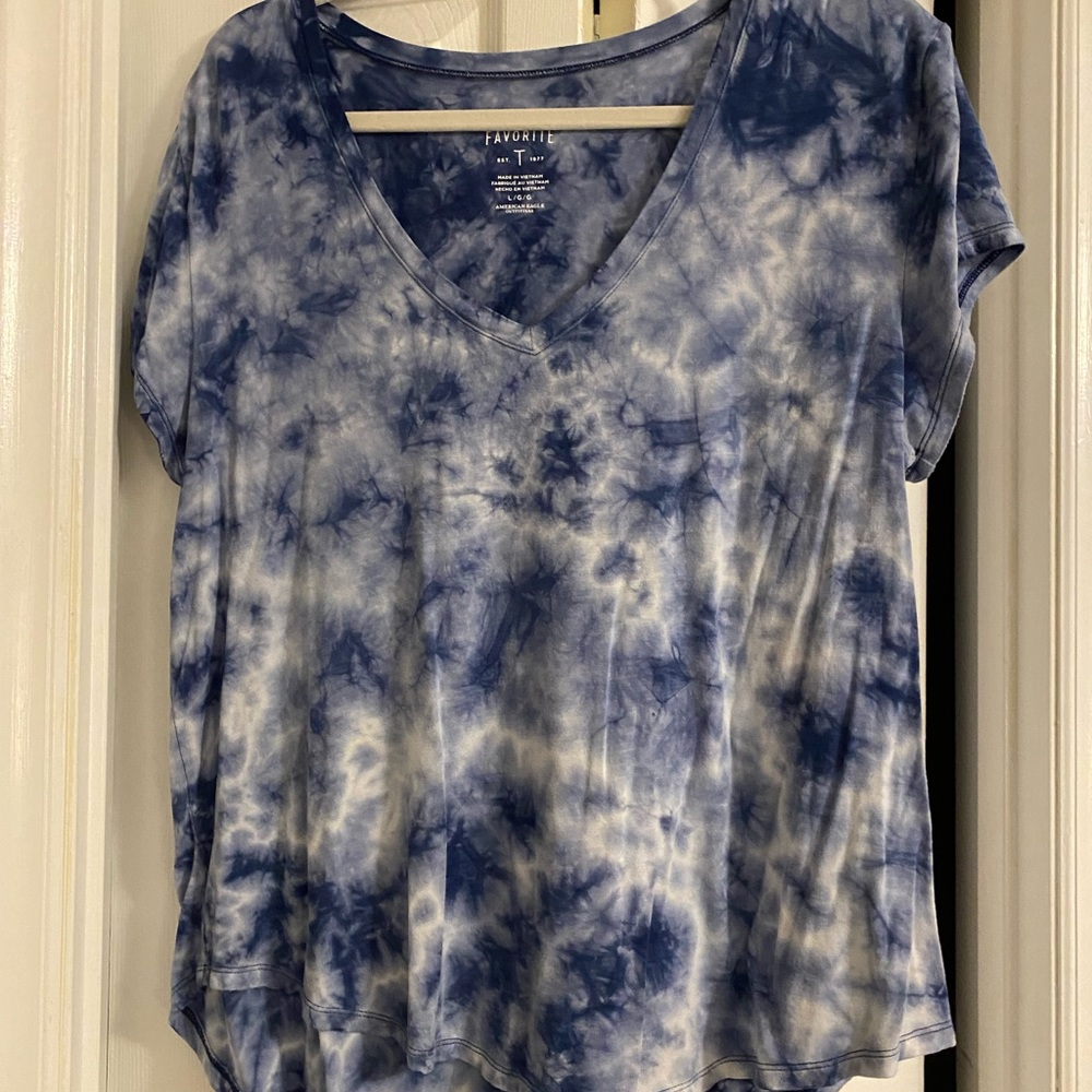 American Eagle Favorite T : Size L
